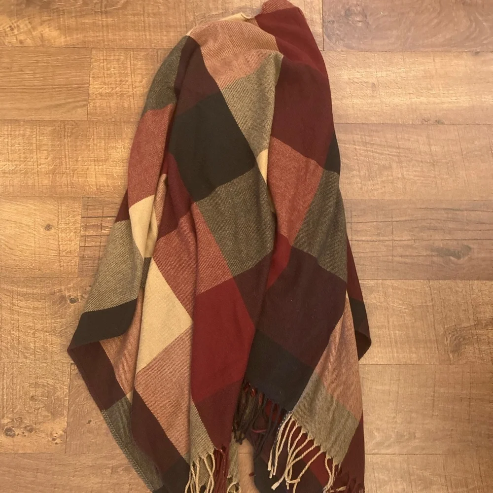 Adrienne Vittadini Multicolor Plaid Shawl Women’s OSFM